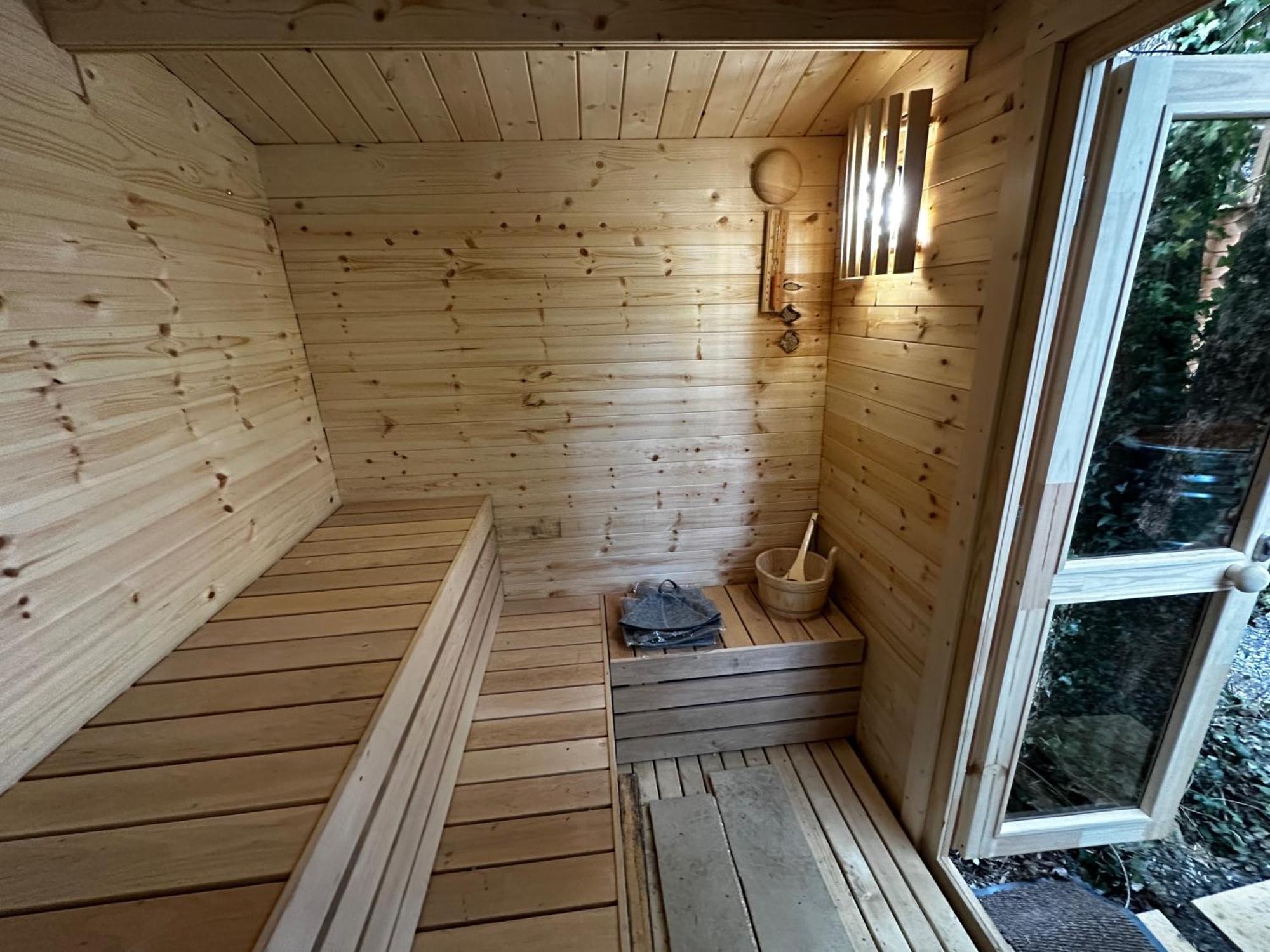 Retro Private Lodge With Hot Tub Nr Dartmoor Нютън Абът Екстериор снимка